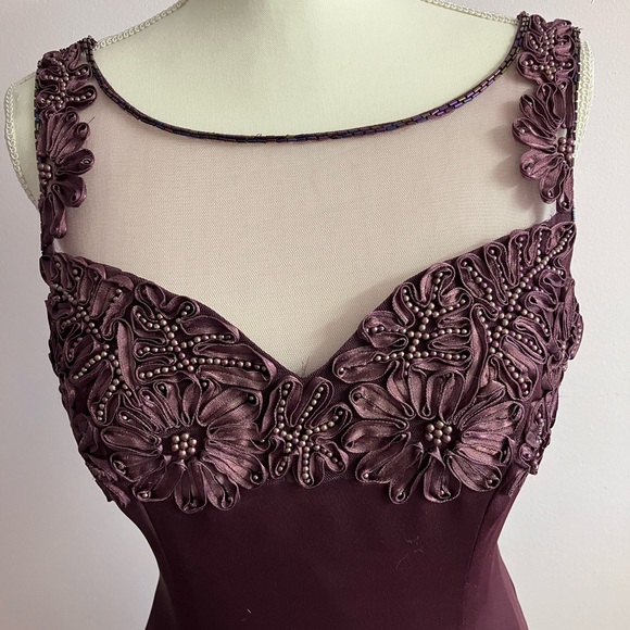 Women’s Prom/Formal Dress/Gown, Size 10 (see measurements), Maroon, Beaded - Picture 2 of 6